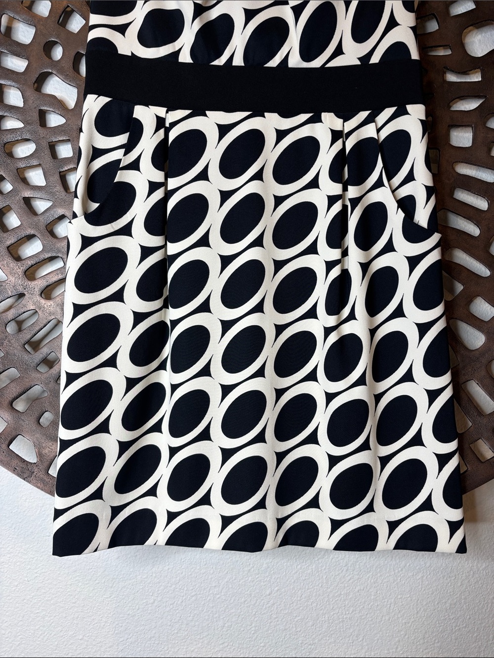 🖤Jessica Howard Black White Sleeveless Circle Print Dress 10P Stretch Midi🖤 - Picture 3 of 13